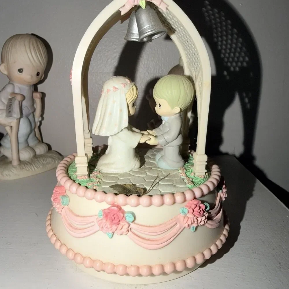 Enesco PM Musical Wedding Cake Topper Wind Up Plays